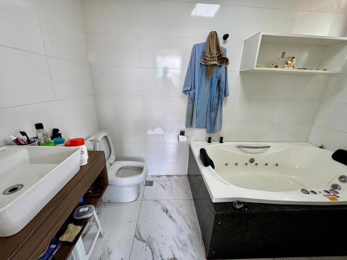 Casa, Santa Branca, 3 Quartos, 1 Vaga, 2 Suítes