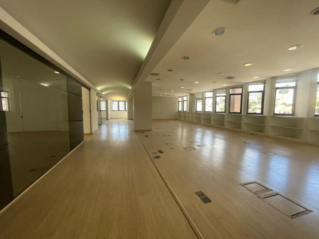 Prédio, Coração de Jesus, 0 Quarto, 80 Vagas
