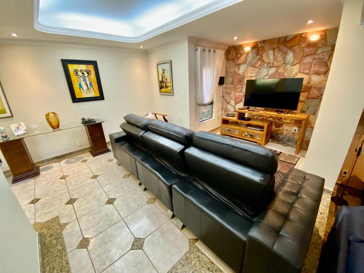 Casa, Santa Branca, 3 Quartos, 4 Vagas, 1 Suíte