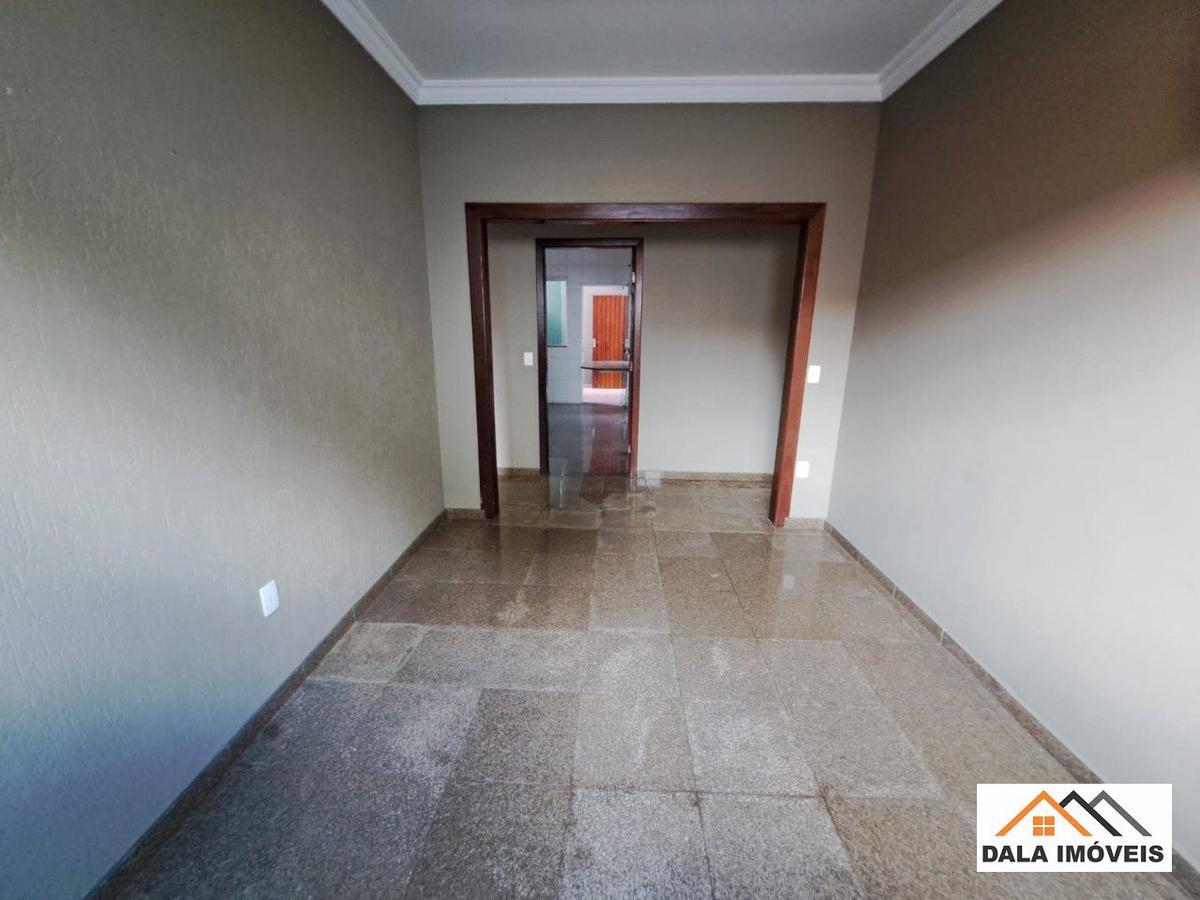 Casa, Santa Mônica, 4 Quartos, 5 Vagas, 2 Suítes