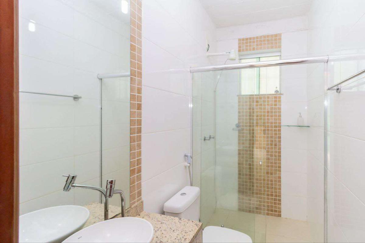 Casa, Estoril, 4 Quartos, 3 Vagas, 4 Suítes