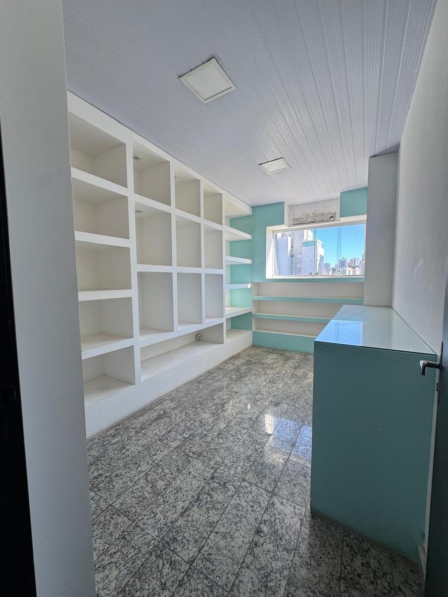Andar, Estoril, 0 Quarto, 2 Vagas