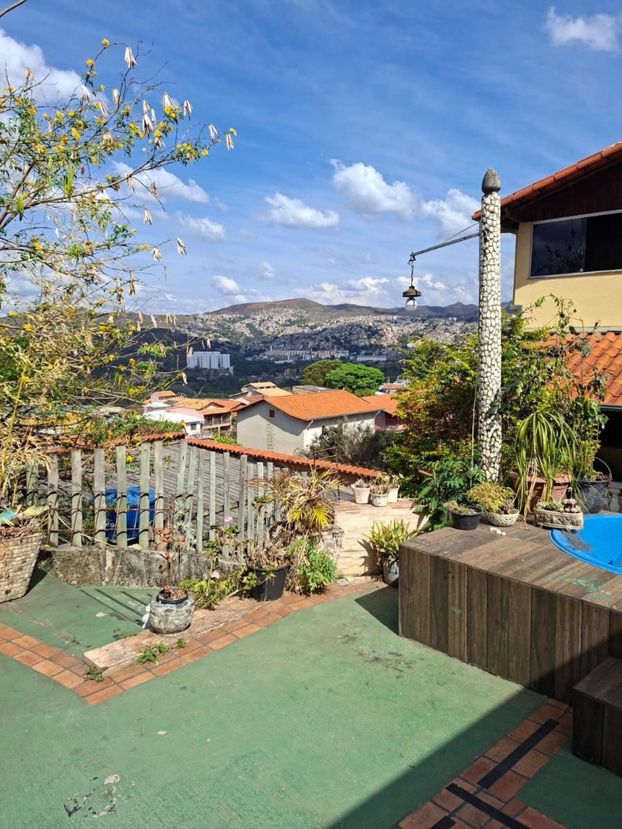 Casa, Casa Branca, 4 Quartos, 3 Vagas, 1 Suíte