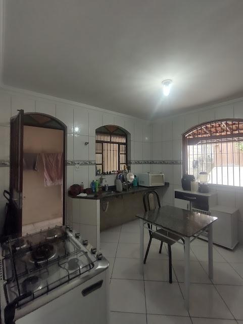 Casa, Jardim Vitória, 3 Quartos, 2 Vagas, 1 Suíte