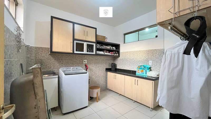 Casa, Castelo, 5 Quartos, 3 Vagas, 1 Suíte