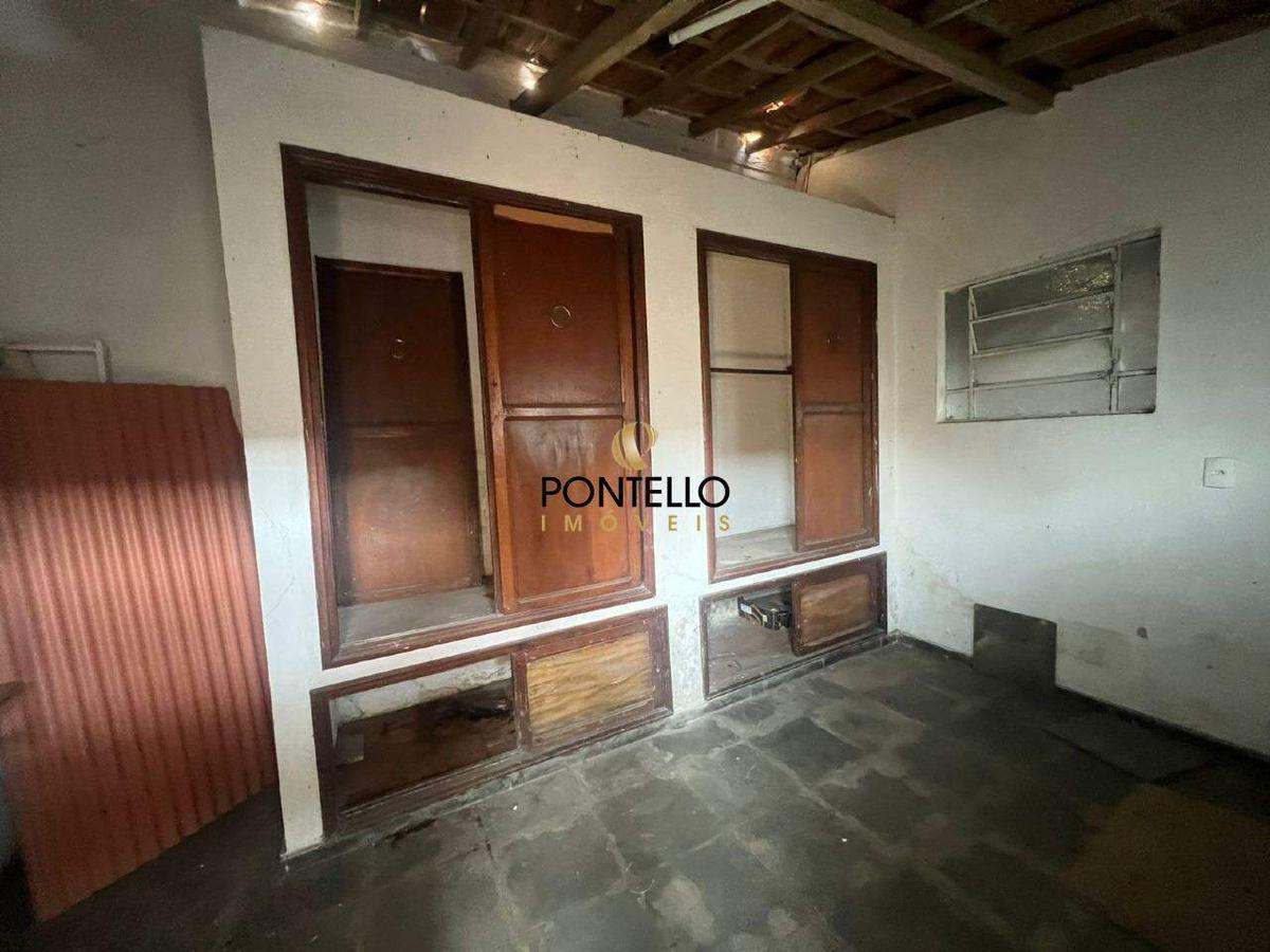 Casa, Centro, 6 Quartos, 0 Vaga