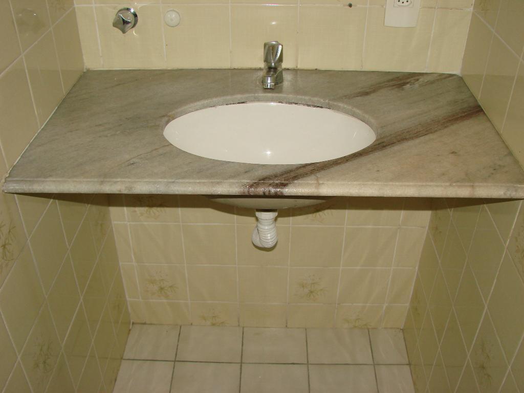 Sala, Lourdes, 0 Vaga