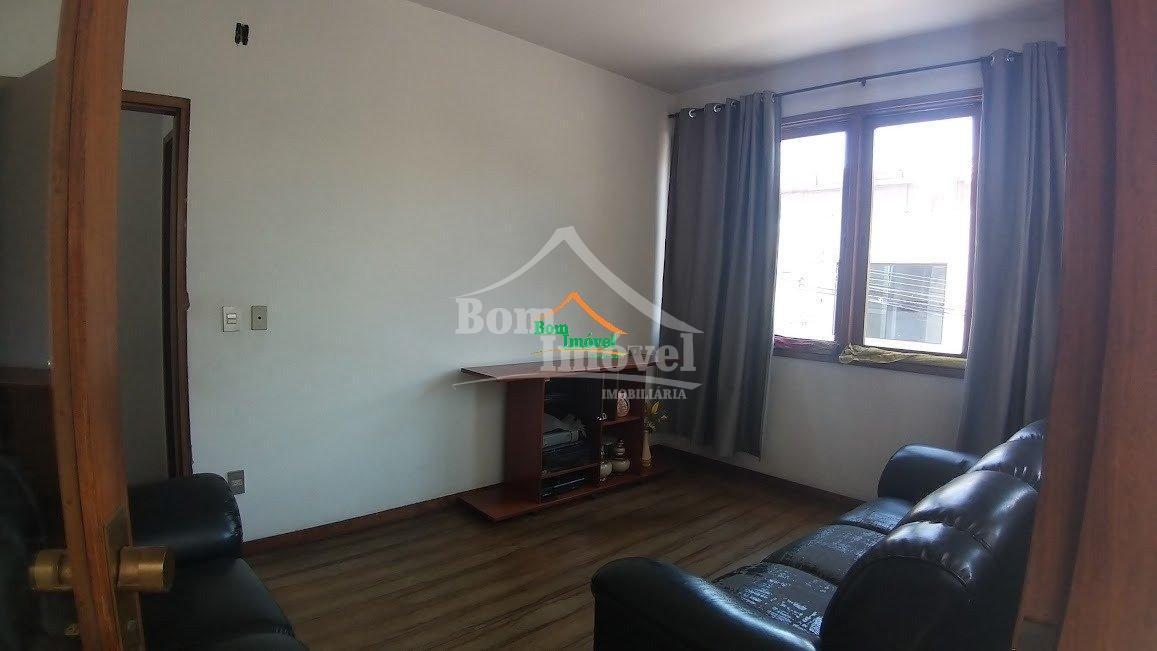 Casa, Centro, 3 Quartos, 2 Vagas, 1 Suíte