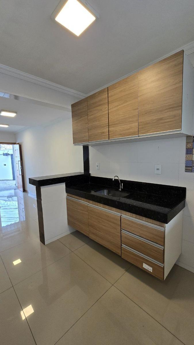 Casa, Santa Branca, 2 Quartos, 2 Vagas