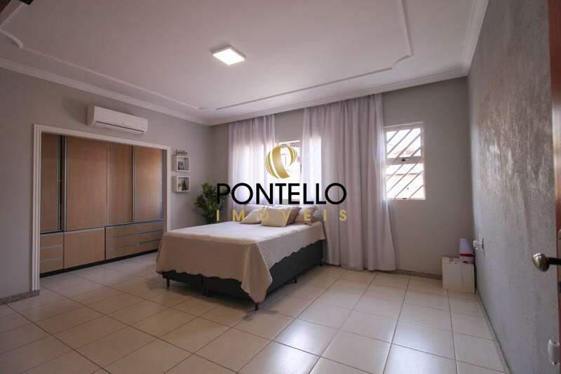 Casa, João Pinheiro, 5 Quartos, 5 Vagas, 1 Suíte