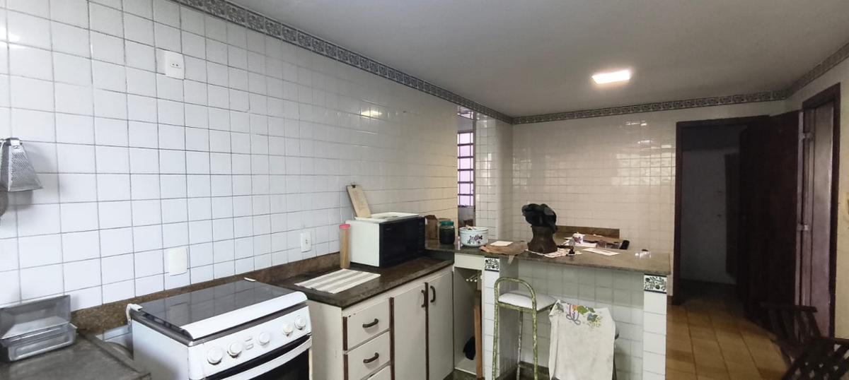 Casa, Santa Lúcia, 6 Quartos, 3 Vagas, 1 Suíte
