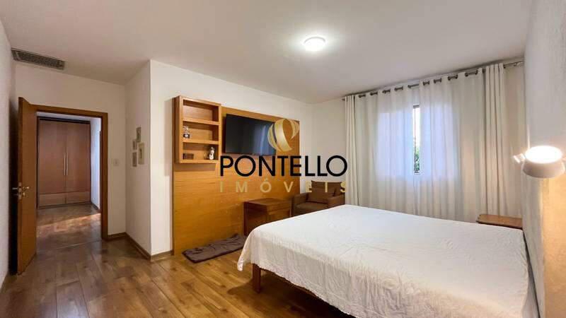 Casa, Castelo, 5 Quartos, 3 Vagas, 1 Suíte