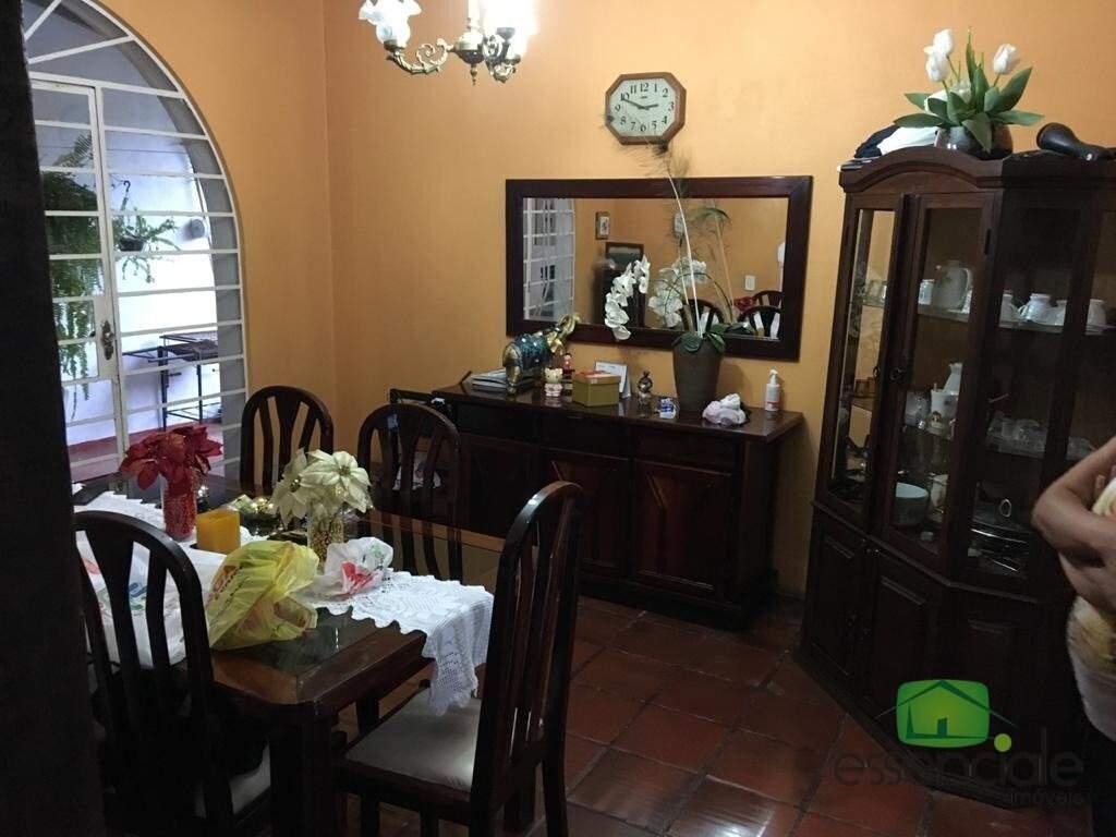 Casa, Arvoredo, 4 Quartos, 5 Vagas, 1 Suíte