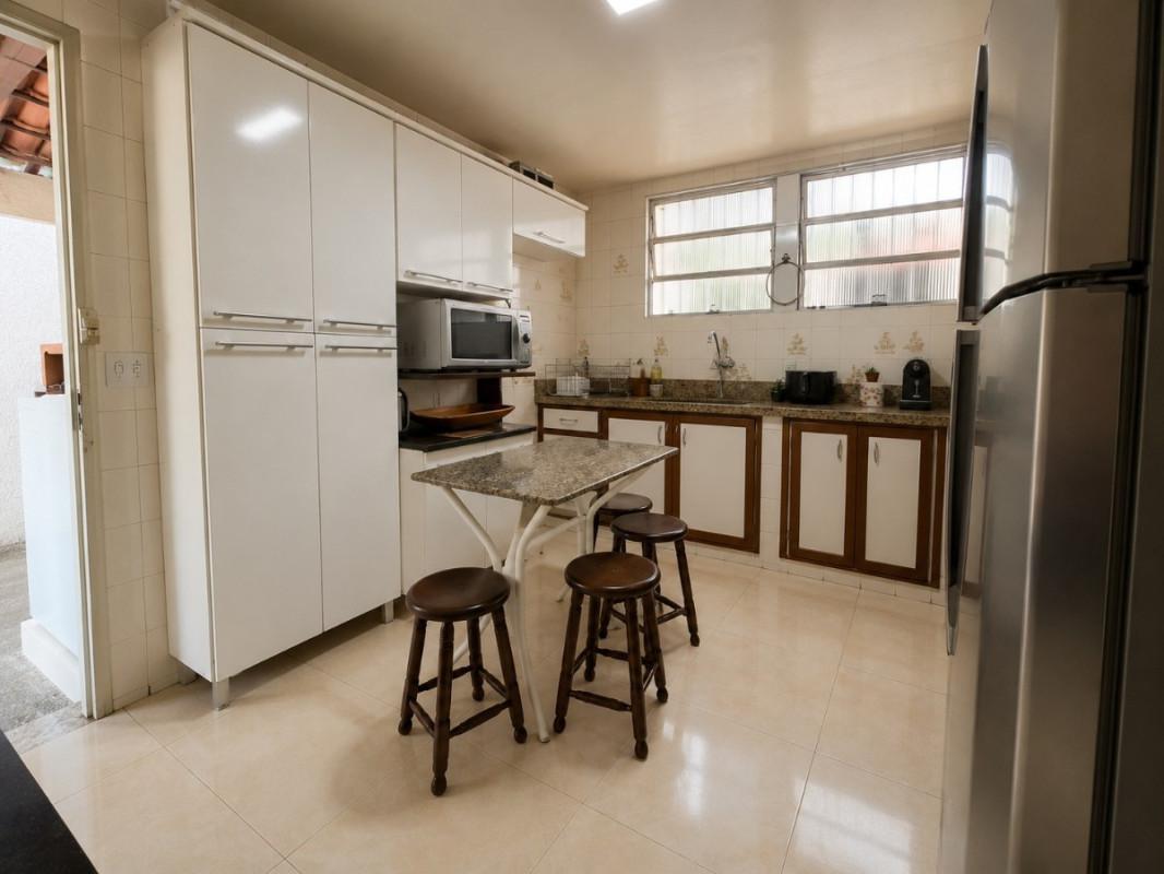 Casa, Alípio de Melo, 3 Quartos, 4 Vagas, 1 Suíte