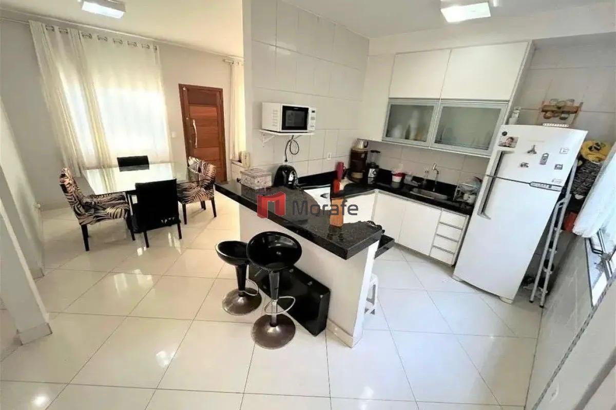 Casa, Santa Branca, 3 Quartos, 2 Vagas, 1 Suíte