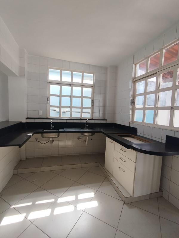 Casa, Santa Cruz, 5 Quartos, 1 Vaga, 1 Suíte