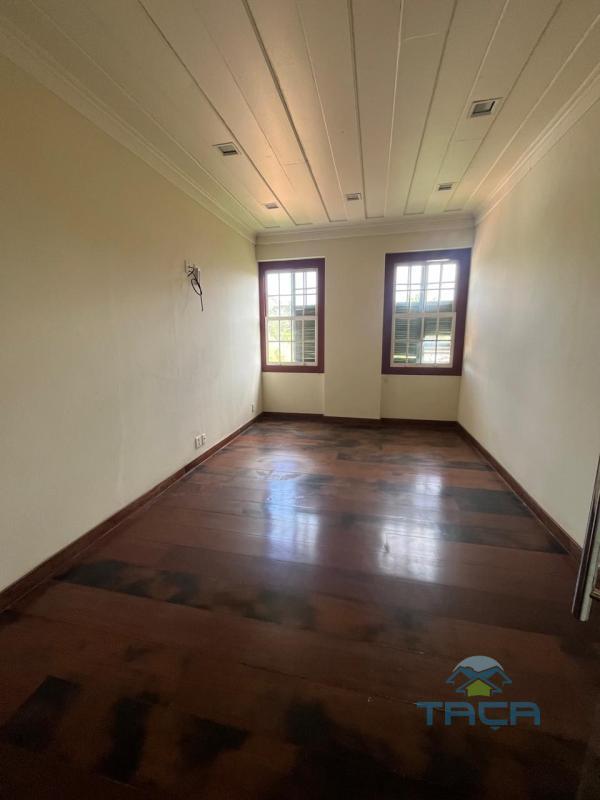 Andar, Centro, 1 Quarto, 0 Vaga