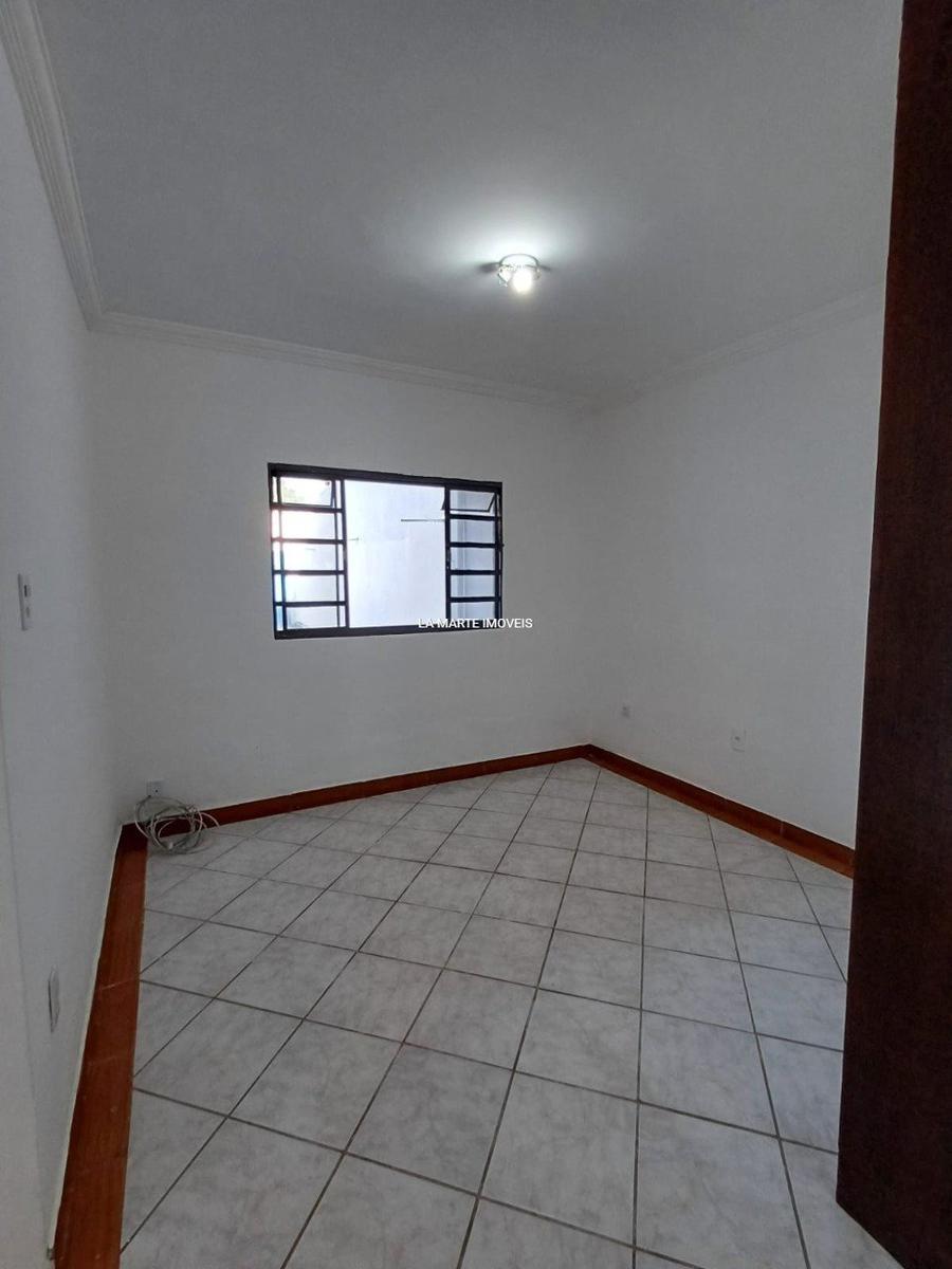 Casa, Oitis, 3 Quartos, 5 Vagas, 1 Suíte