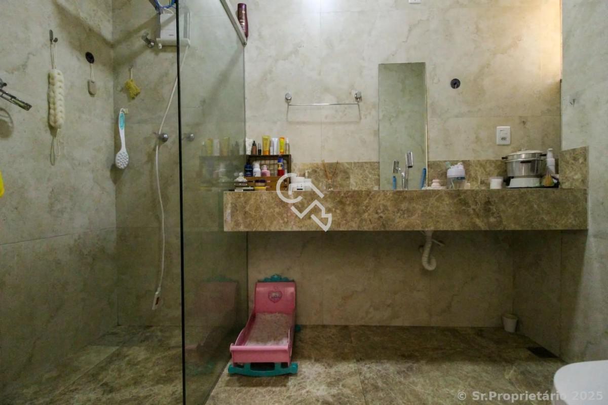 Casa, Horto, 6 Quartos, 2 Vagas, 5 Suítes
