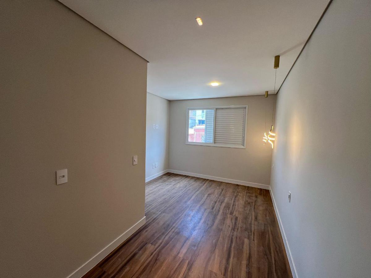 Apartamento, Sagrada Família, 3 Quartos, 2 Vagas, 1 Suíte