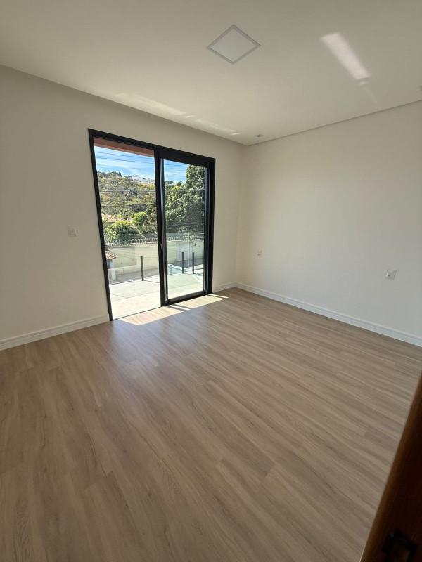 Casa, Lundcea, 3 Quartos, 2 Vagas, 1 Suíte