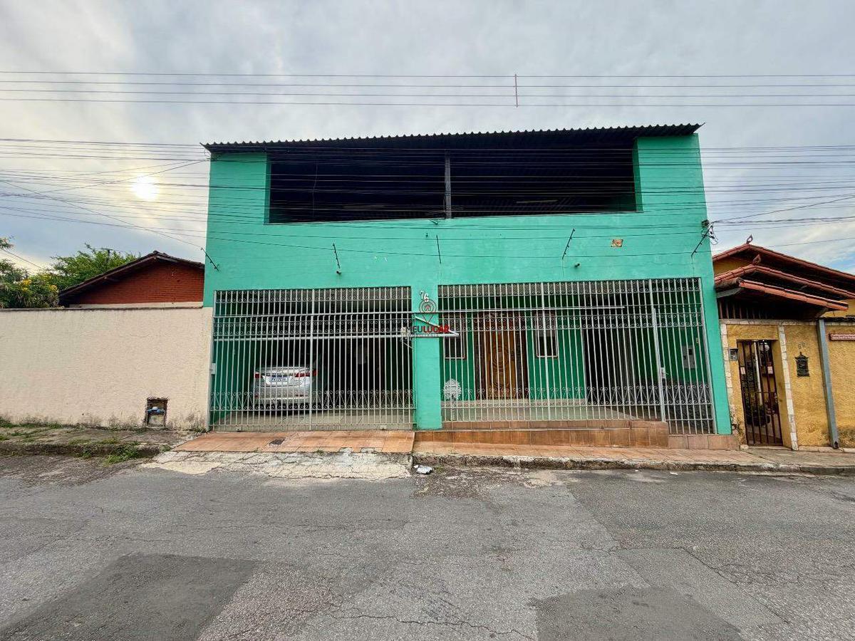 Casa, Tirol, 3 Quartos, 2 Vagas, 1 Suíte