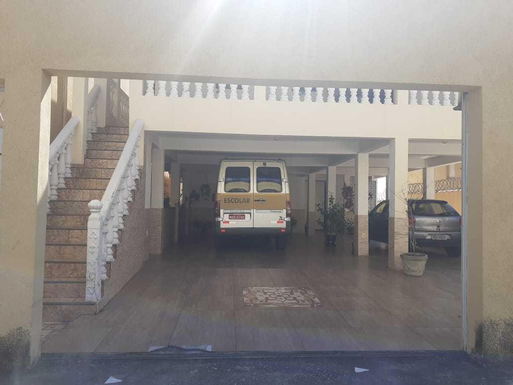 Casa, Casa Branca, 4 Quartos, 9 Vagas, 1 Suíte