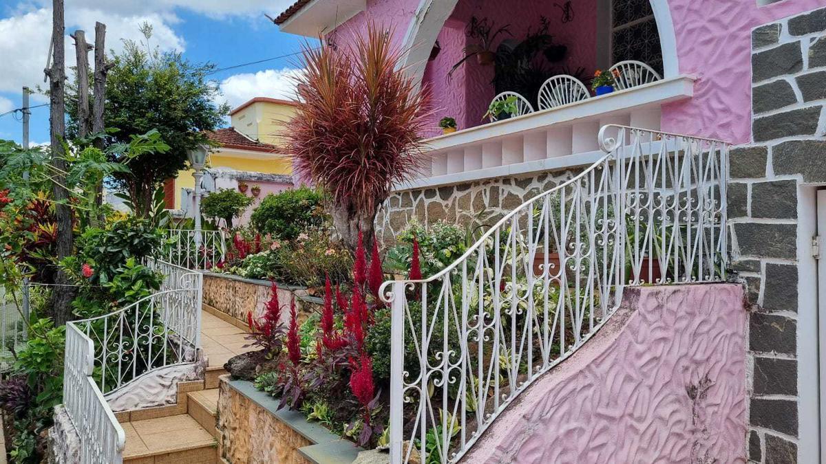 Casa, Sagrada Família, 5 Quartos, 4 Vagas, 3 Suítes