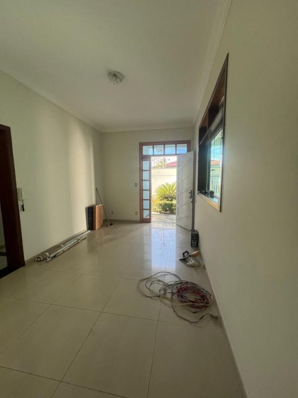 Casa Comercial, Castelo, 4 Quartos, 4 Vagas, 2 Suítes