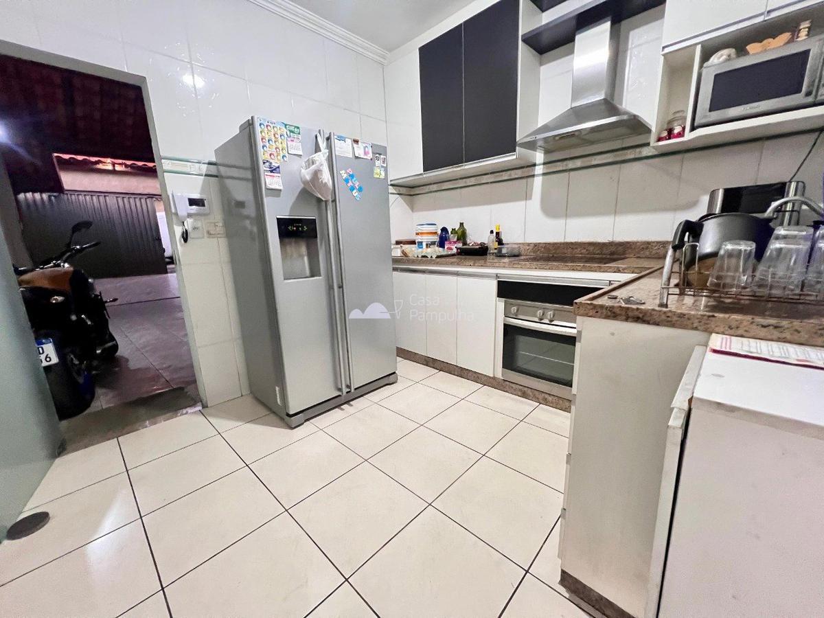 Casa, Santa Branca, 3 Quartos, 2 Vagas, 1 Suíte