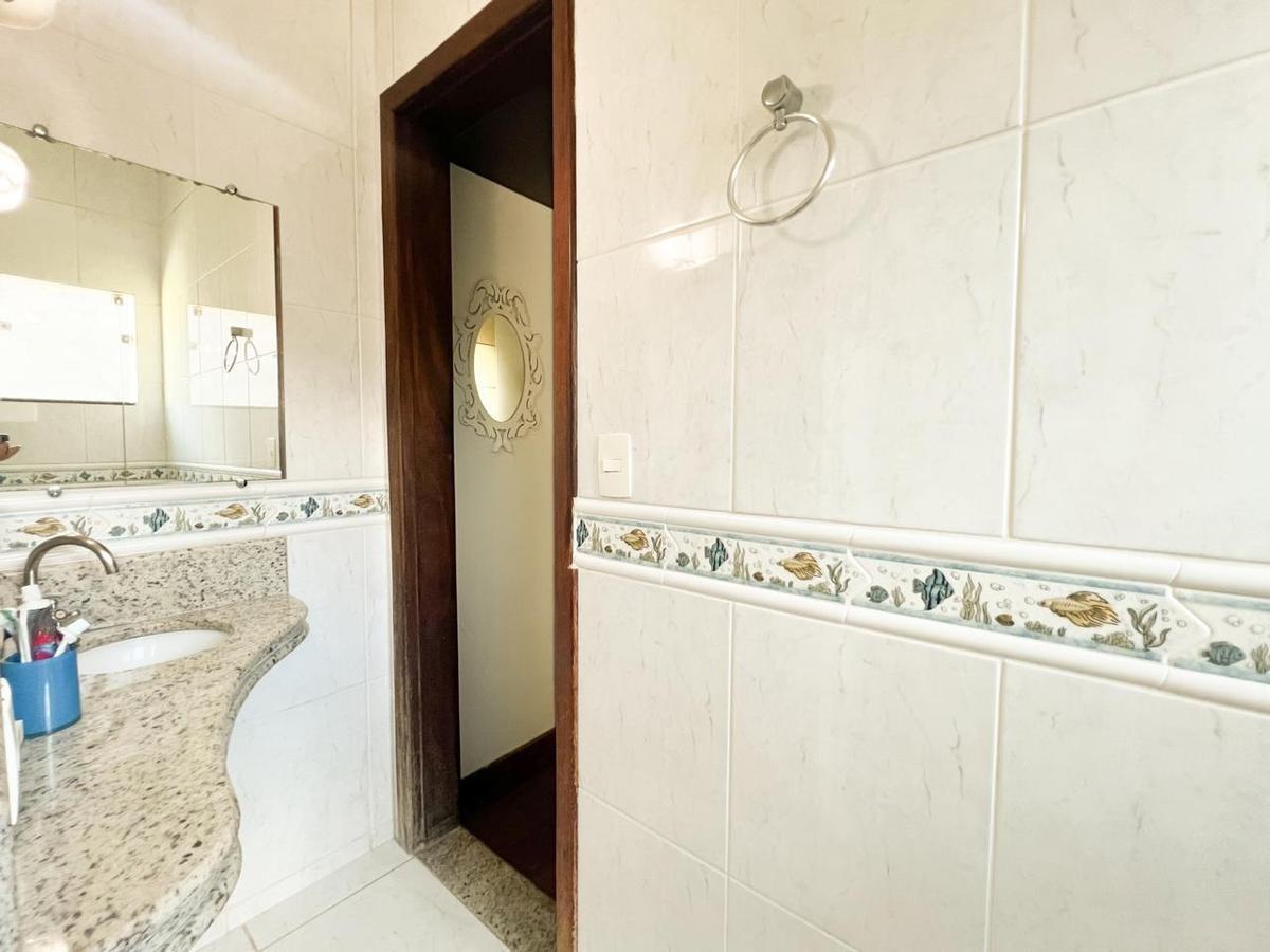 Casa, Arvoredo, 3 Quartos, 8 Vagas, 2 Suítes