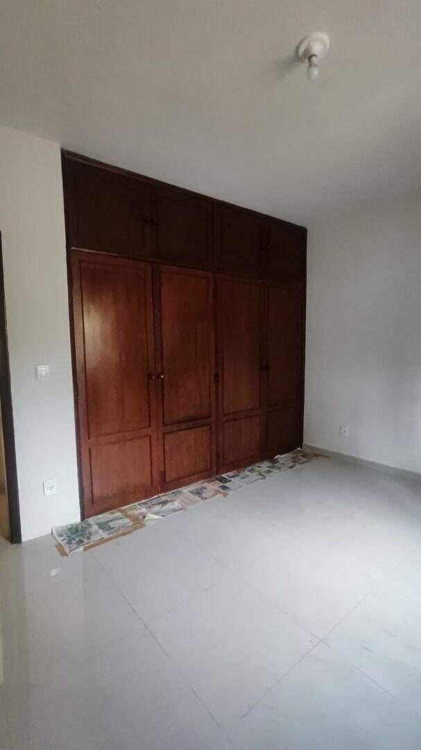 Casa, Centro, 4 Quartos, 5 Vagas, 1 Suíte