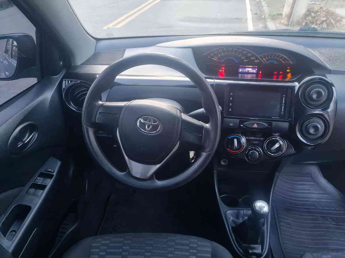 Toyota Etios X 1.3 Flex 16v 5p Mec.