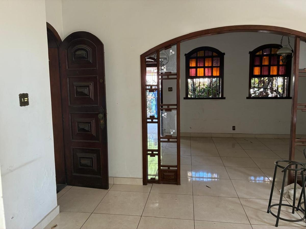 Casa, Santa Branca, 3 Quartos, 3 Vagas, 1 Suíte