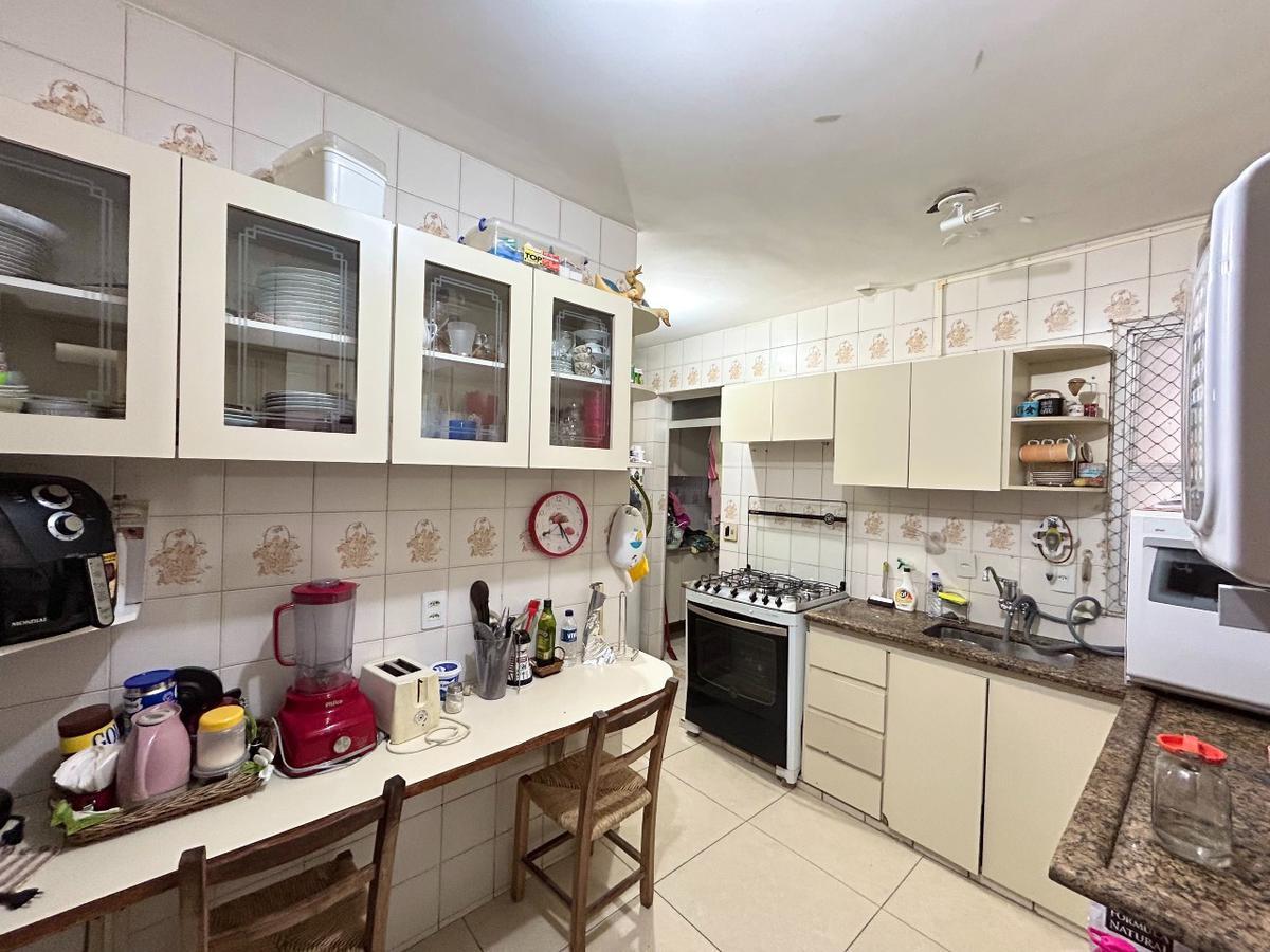 Apartamento, Sagrada Família, 4 Quartos, 2 Vagas, 1 Suíte