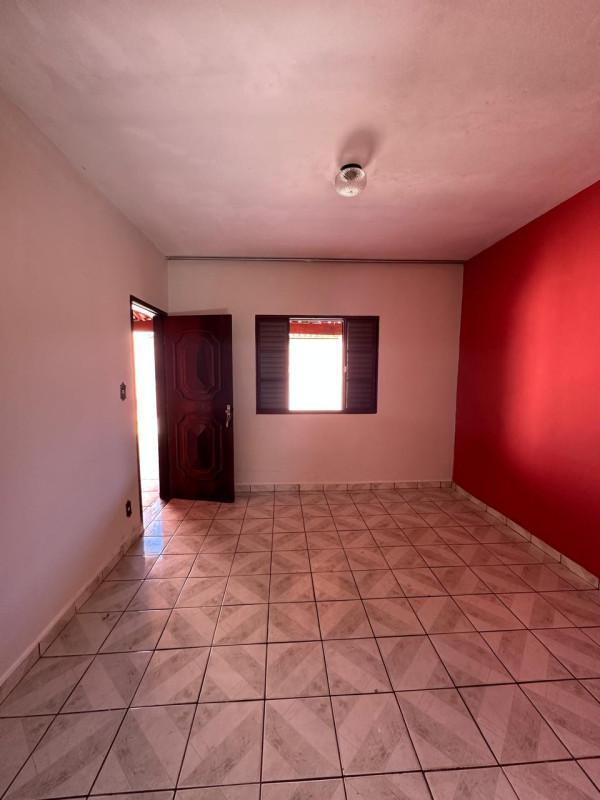 Casa, Jardim Ribeiro, 2 Quartos, 1 Vaga, 1 Suíte