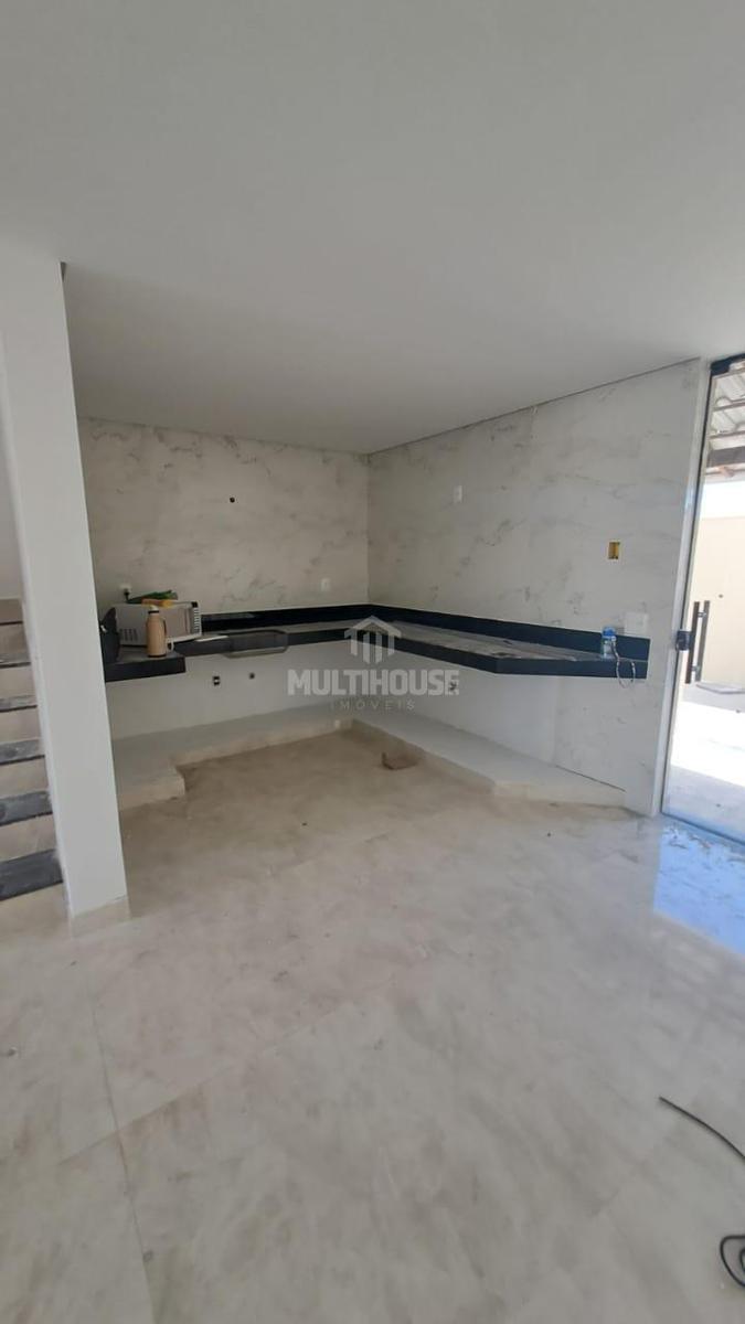 Casa, Santa Branca, 3 Quartos, 4 Vagas, 1 Suíte