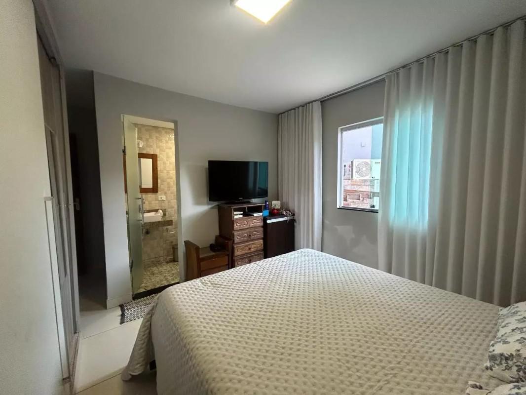 Casa, Teixeira Dias, 3 Quartos, 5 Vagas, 1 Suíte