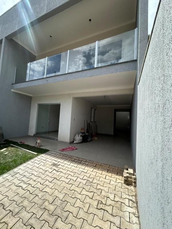 Casa, Centro, 3 Quartos, 2 Vagas, 1 Suíte