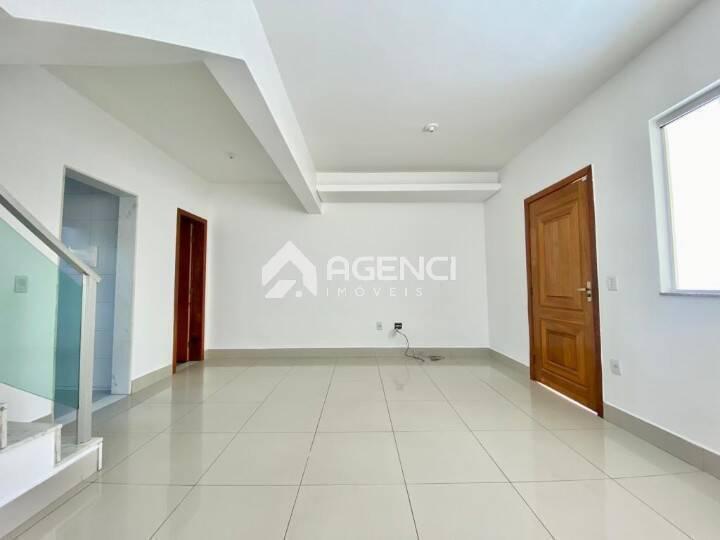 Casa, Cabral, 3 Quartos, 0 Vaga, 1 Suíte