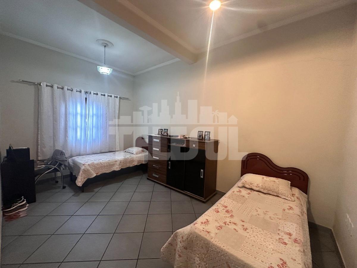 Casa, Centro, 6 Quartos, 2 Vagas