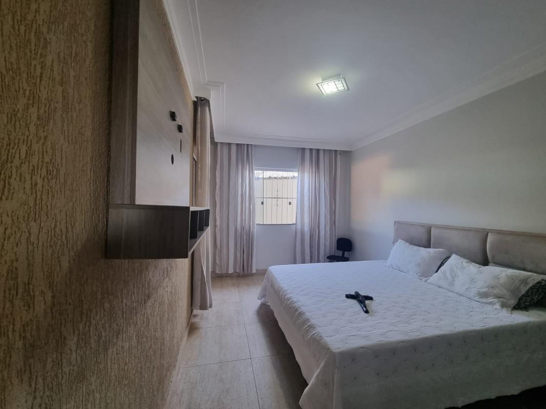 Casa, Centro, 4 Quartos, 6 Vagas, 1 Suíte