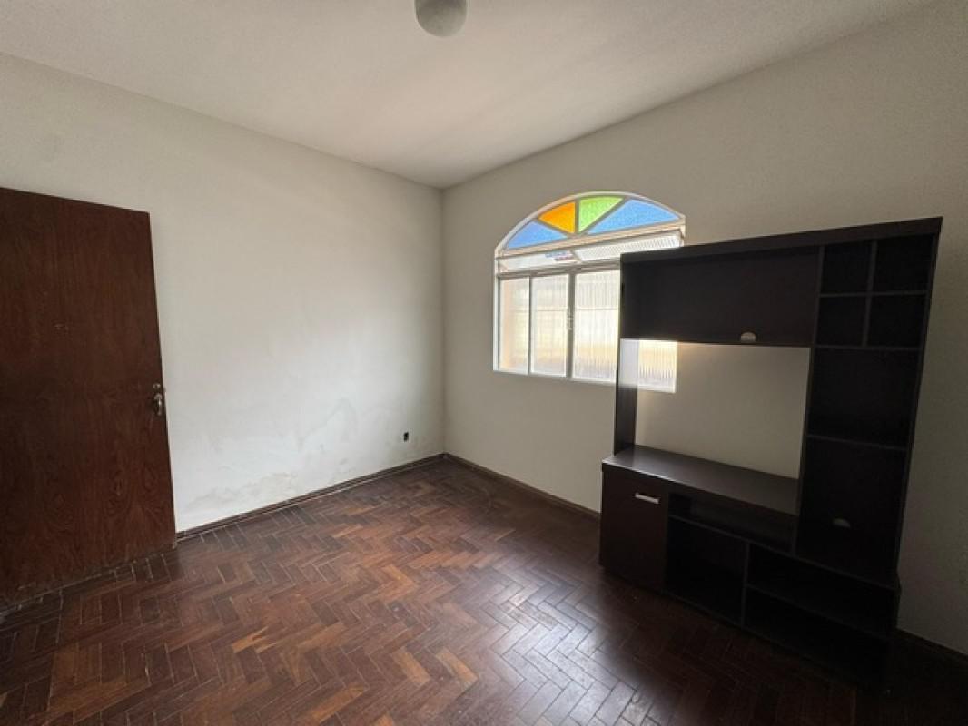 Casa, Inconfidência, 4 Quartos, 2 Vagas, 1 Suíte