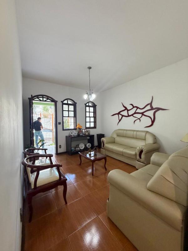 Casa, Castelo, 3 Quartos, 8 Vagas, 1 Suíte