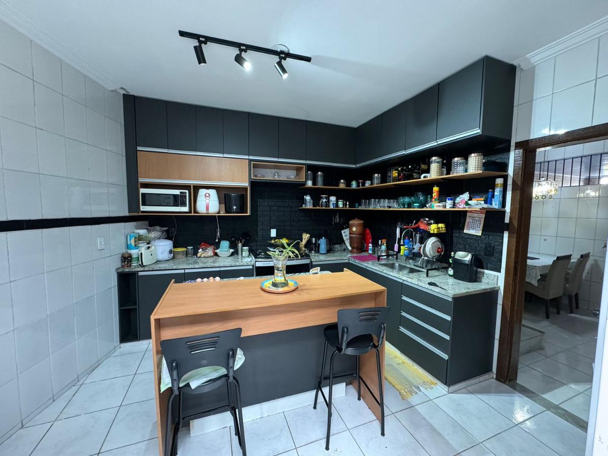 Casa, Colégio Batista, 9 Quartos, 3 Vagas, 2 Suítes