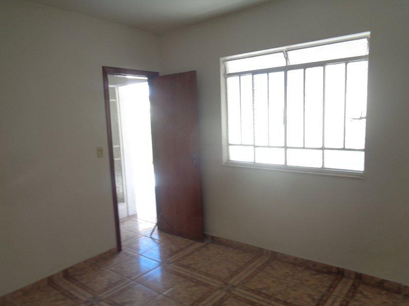 Casa, Cachoeirinha, 1 Quarto, 0 Vaga