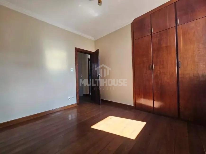 Casa, Itapoã, 5 Quartos, 4 Vagas, 1 Suíte