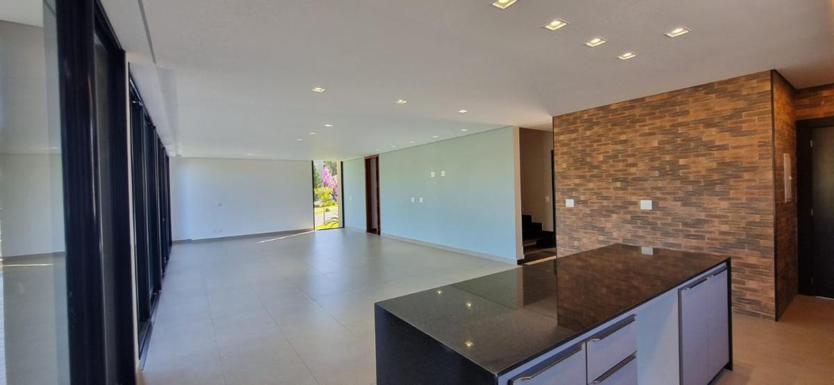 Casa, Alphaville - Lagoa dos Ingleses, 4 Quartos, 0 Vaga, 4 Suítes