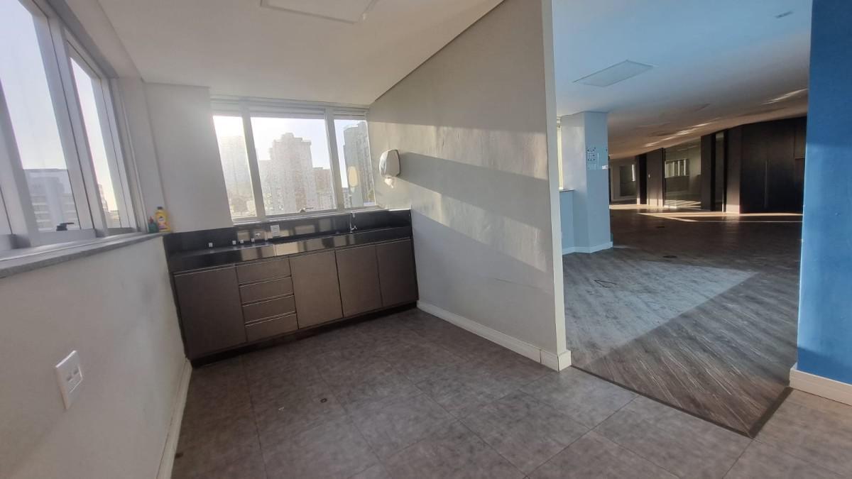 Sala, Savassi, 0 Quarto, 8 Vagas