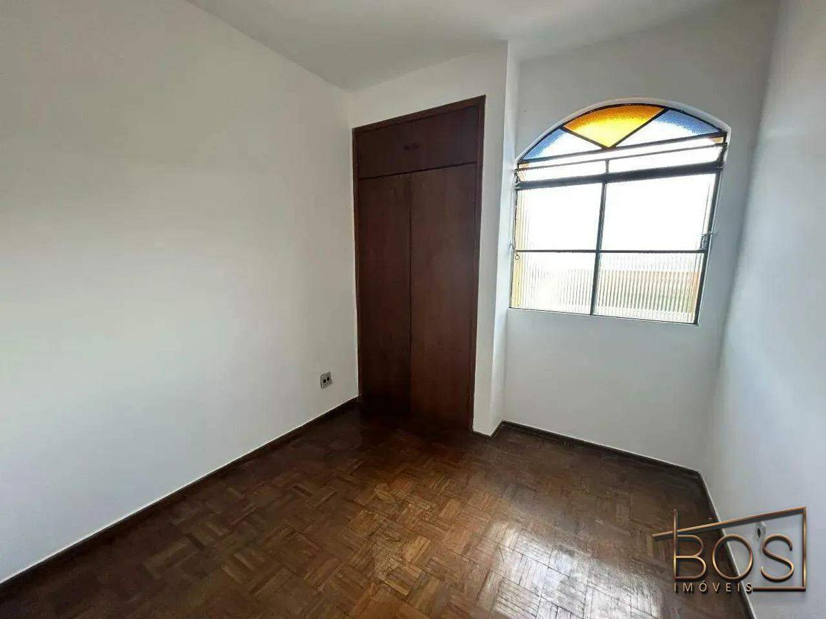 Apartamento, Sagrada Família, 2 Quartos, 0 Vaga